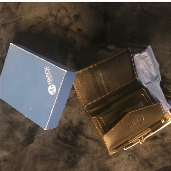 NWT French wallet - Picture 3 of 3
